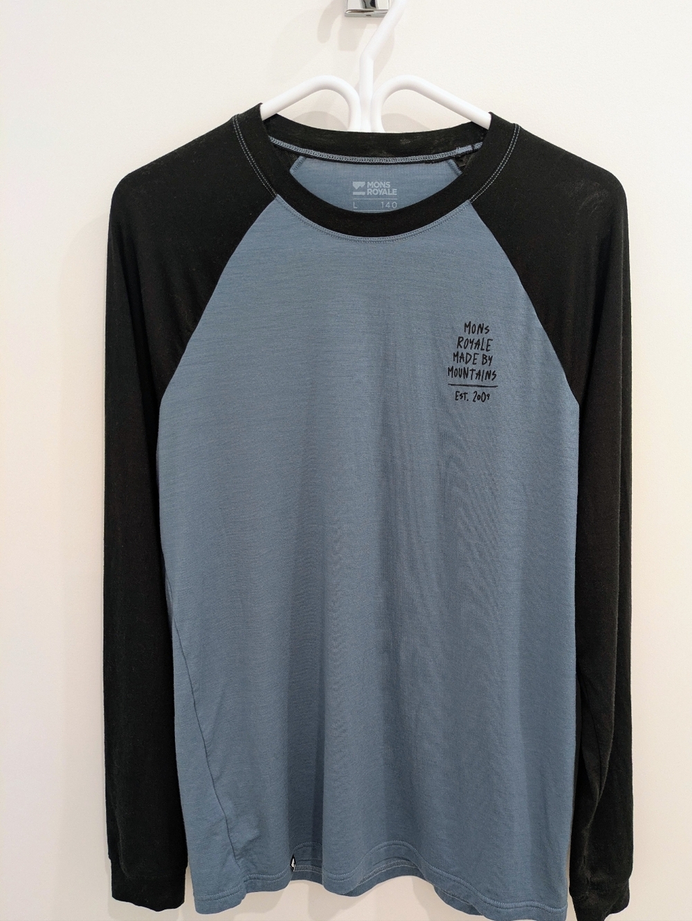 Mons Royale Men's Merino Long Sleeve Raglan Shirt - Slate/Black